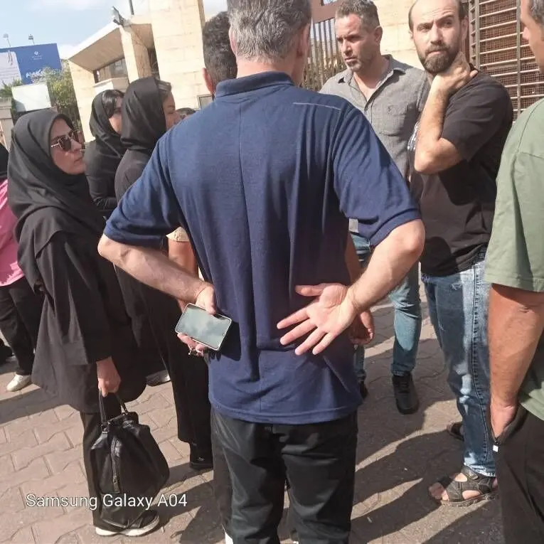 تجمع کارگران «ریسندگی خاور» رشت مقابل استانداری گیلان در اعتراض به بلاتکلیفی شغلی