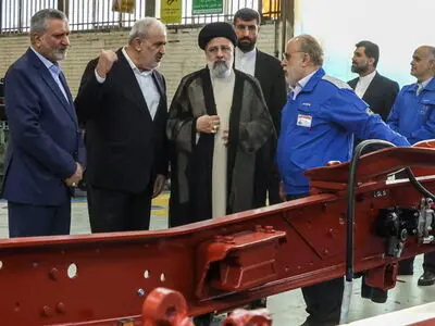 دیدار و گفت‌وگوی رییس‌جمهوری با کارگران ایران خودرو دیزل