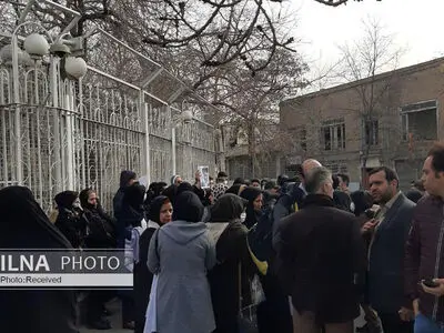 اعتراض پرستاران مشهد مقابل استانداری/ از ۱۲ مرداد به هیچکدام از وعده‌ها عمل نکردند