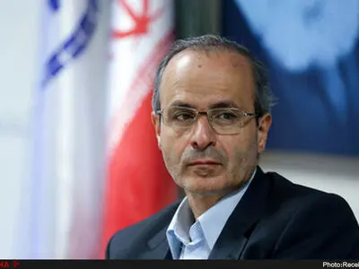 دانشجویان از حضور در کرسی‌های آزاد اندیشی می‌ترسند/ آزادی دانشجویان باید تضمین شود/فرهنگ آقازادگی در کشور ریشه کرده است