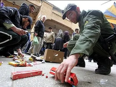 کشف  72 هزار عدد انواع مواد محترقه غیر مجاز در سلماس کشف شد