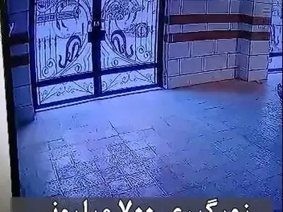 فیلم خفت گیری عجیب در رباط کریم / راننده پراید ناچار شد از زنش ۷۰۰ میلیون تومان بگیرد