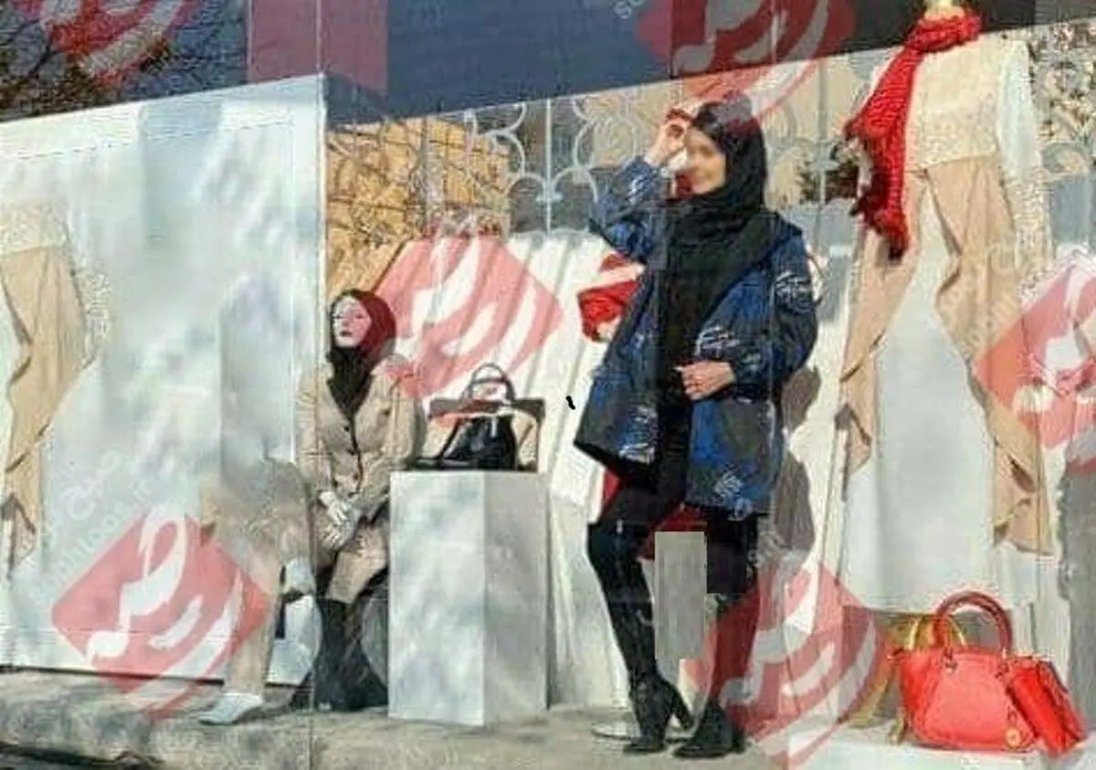 استفاده از دختر جوان به عنوان مانکن زنده در یکی از فروشگاه‌های پوشاک مشهد/مدیر فروشگاه تذکر جدی گرفت