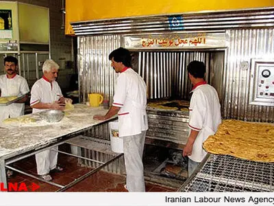 ضرورت حلِ معضل «نان»/ کارگران نانوایی‌ به اندازه مردم ضرر کرده‌اند