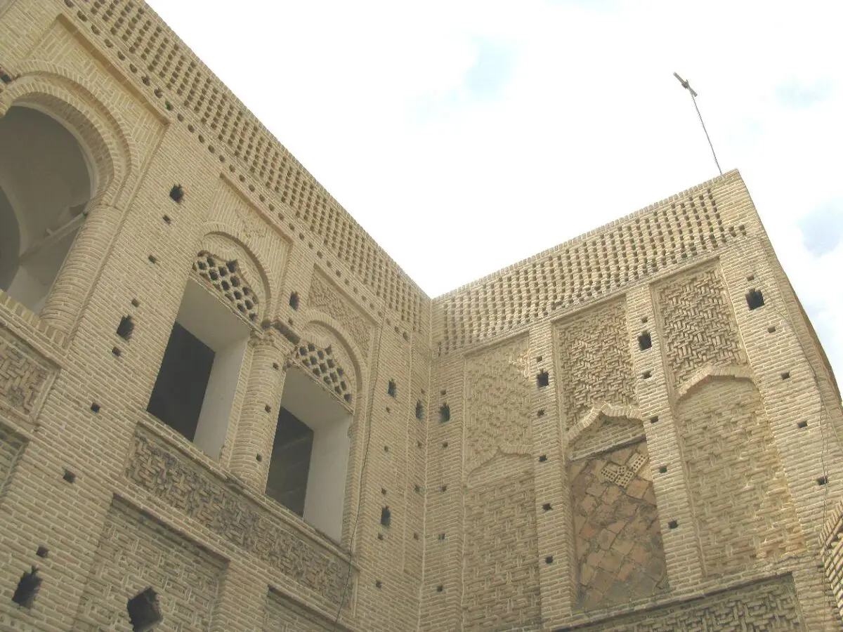 عمارت تاریخی"فیروزی" مدعی شخصی پیدا کرد/ تغییر نام خانه به "آرامش"