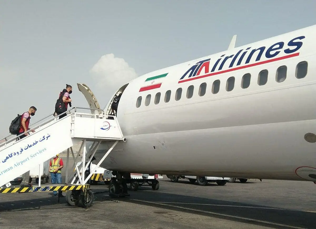 بازیکنان تراکتور راهی تهران شدند