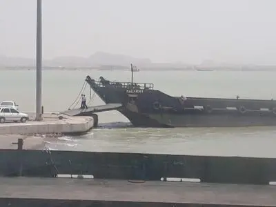 نجات سرنشینان خودروی سواری تندر 90 در بندر مسافری پل