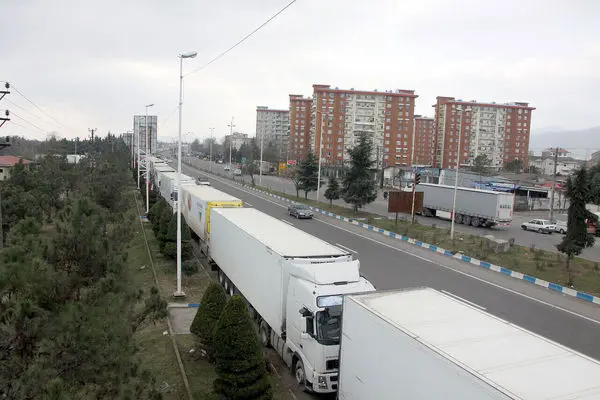 Iranian drivers' problems at Turkish border will be resolved in coming days: Minister