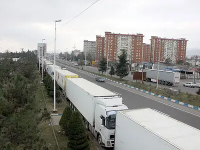 Iranian drivers' problems at Turkish border will be resolved in coming days: Minister