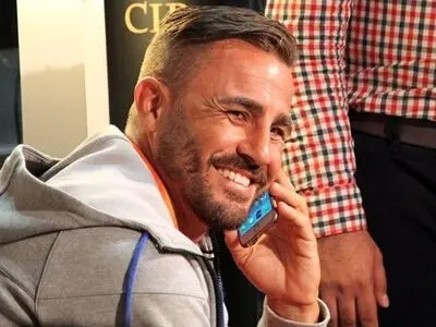 مرد سال جهان روی نیمکت گوانگژوی چین