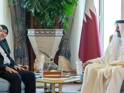 سفیر ایران استوارنامه خود را به امیر قطر تقدیم کرد