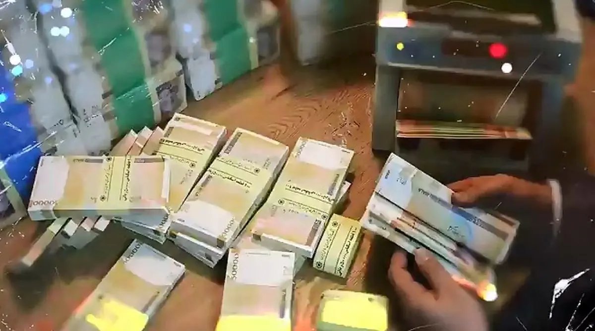 بانک‌ها از گران‌شدن دلار و یورو سود می‌برند + فیلم