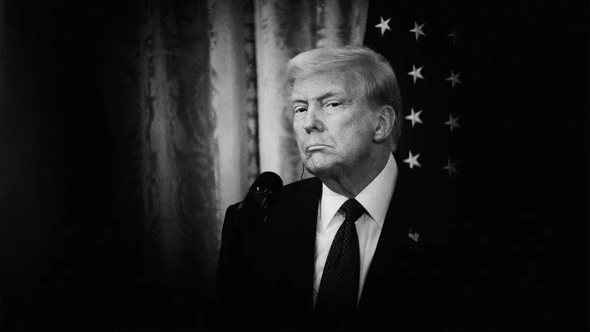 ترامپ دیوانه باید از سمت خود برکنار شود
