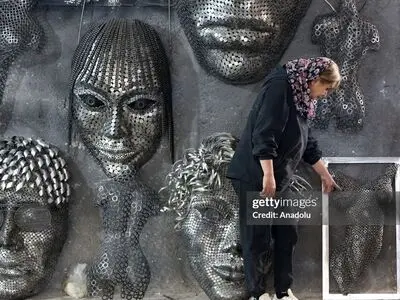 خلق آثار هنری زیبا با ضایعات آهنی توسط زن ایرانی+عکس