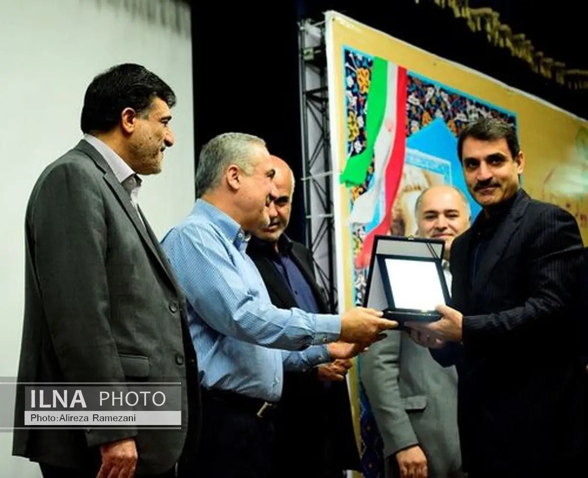 اداره کل بنادر و دریانوردی خوزستان به عنوان دستگاه برتر در سال 93 انتخاب شد