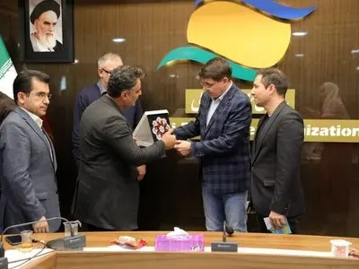 بازدید هیئت اقتصادی روسیه از منطقه آزاد انزلی؛ تقویت همکاری‌های دریایی، حمل‌ونقل و تجارتِ‌غلات