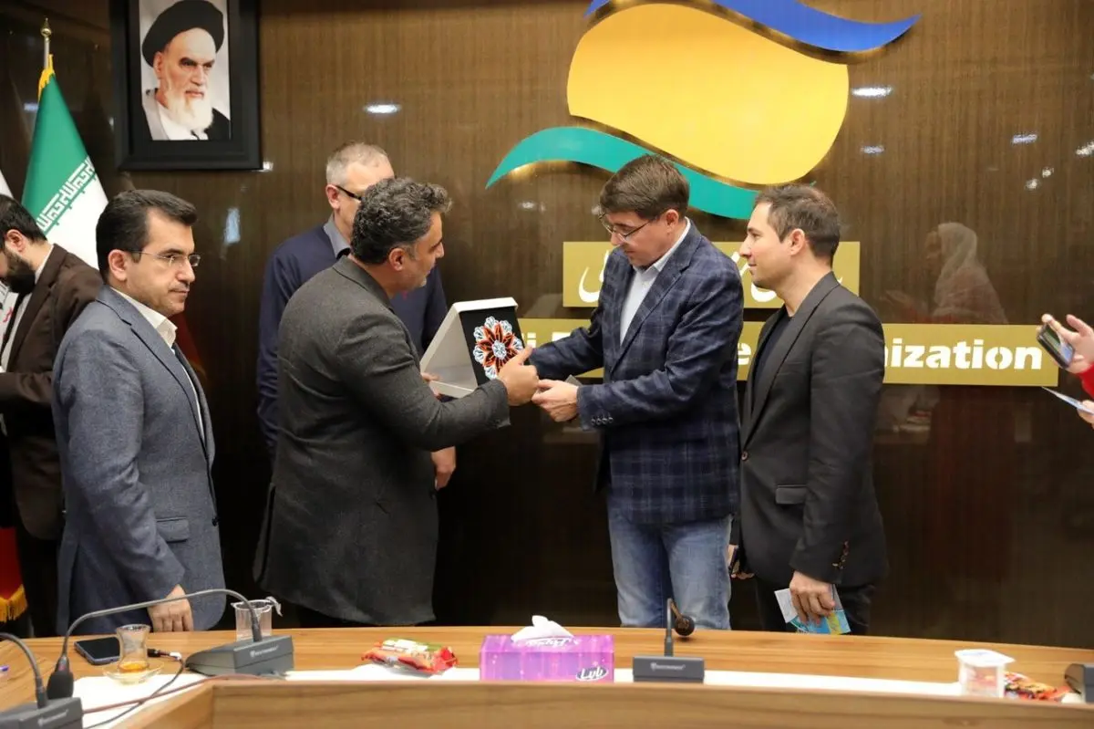 بازدید هیئت اقتصادی روسیه از منطقه آزاد انزلی؛ تقویت همکاری‌های دریایی، حمل‌ونقل و تجارتِ‌غلات