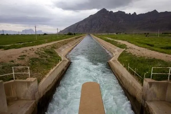 آغاز رها‌سازی حق‌آبه بختگان از سد درودزن