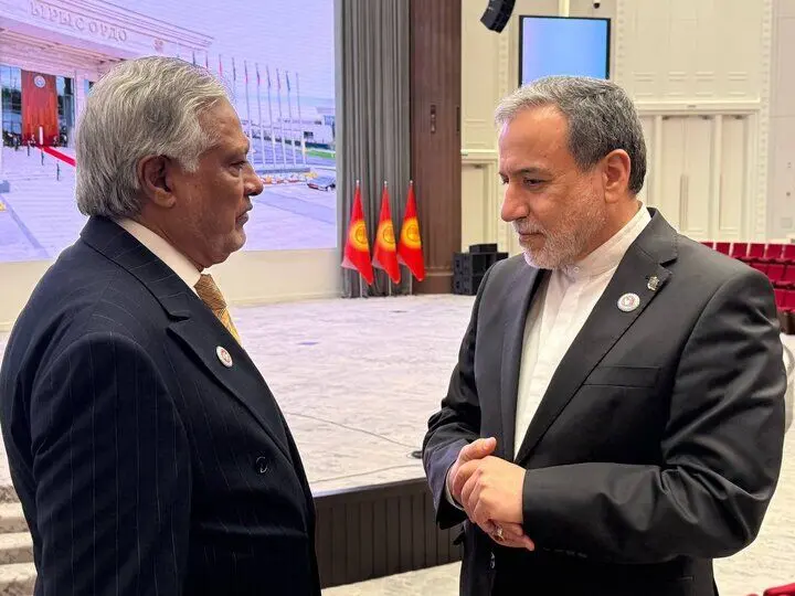 دیدار وزرای خارجه ایران و پاکستان در بیشکک