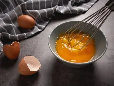 راه حل از بین بردن بوی زهم تخم مرغ در املت