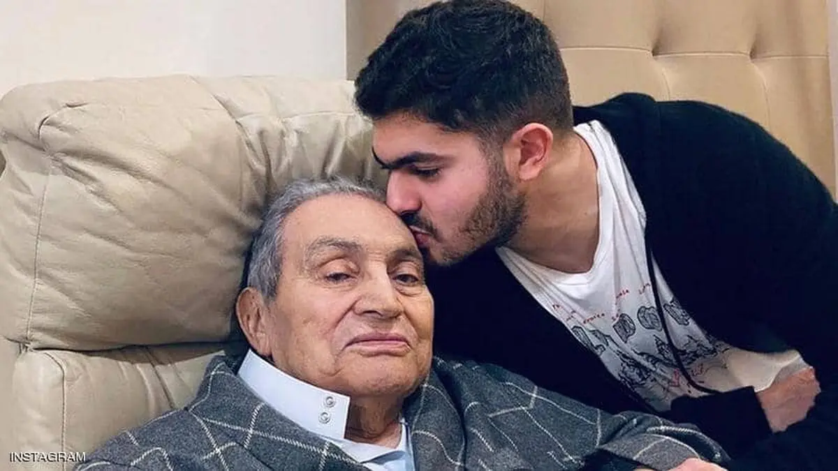 انتشار نخستین تصویر حسنی مبارک پس از مرخص شدن از بیمارستان