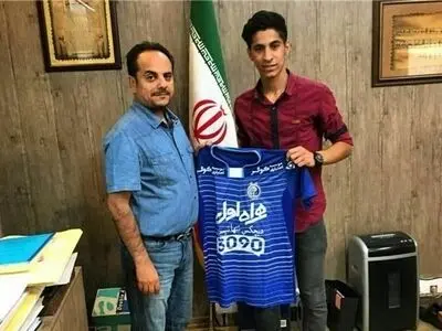 هافبک جوان استقلال به قشقایی شیراز پیوست(عکس)