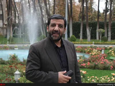 برای حفظ وحدت جامعه، گاهی باید از حرف حق خود عدول کنیم