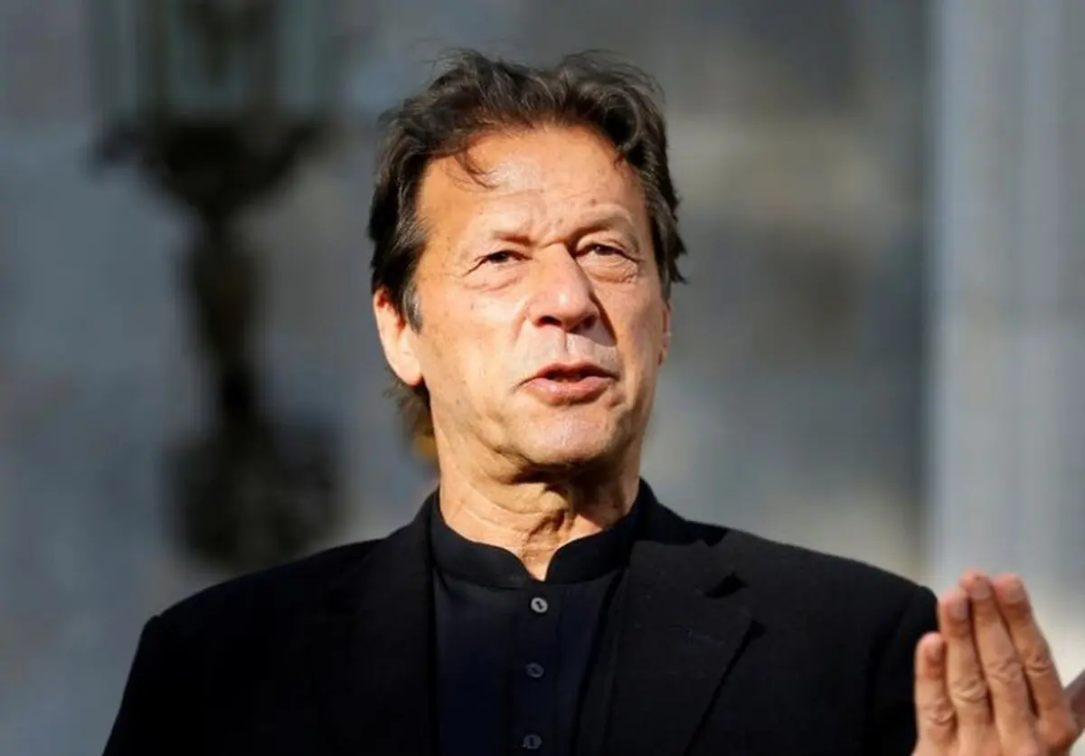 عمران خان از پارلمان رای اعتماد گرفت