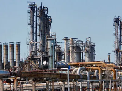 Iran begins gas extraction from 3rd platform of South Pars phase 13