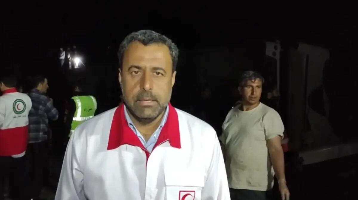 توضیحات معاون امداد هلال احمر استان کرمان درخصوص آخرین وضعیت امدادرسانى در حادثه واژگونى اتوبوس + فیلم