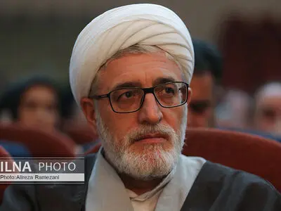 داود فیرحی در اندیشه‌های خود از تفکرات ناب‌گرایانه فراتر رفته است
