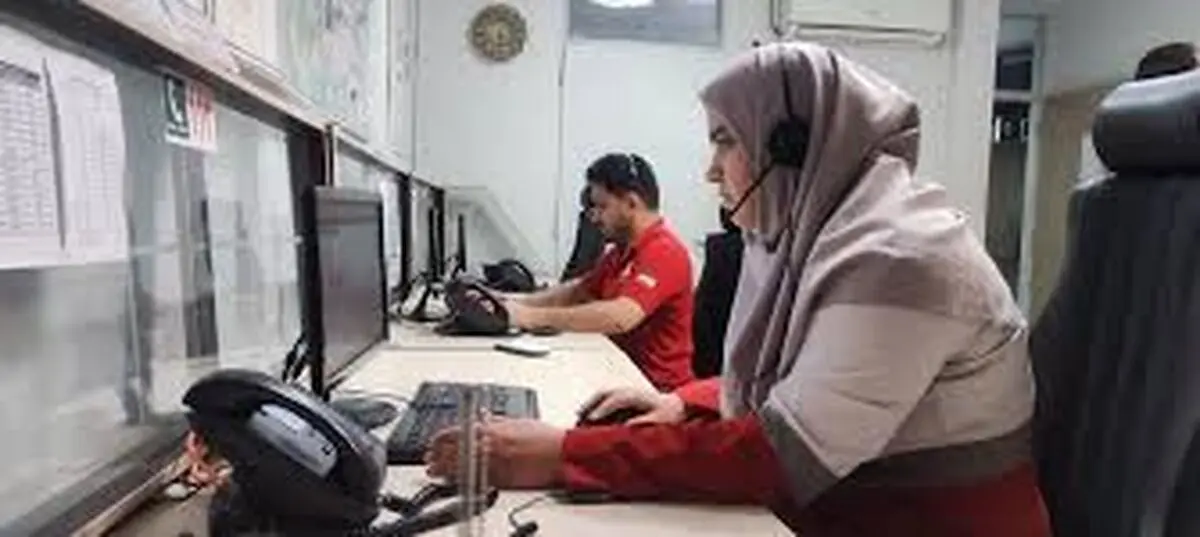 نجات جان نوزاد ۴۰ روزه با راهنمایی تلفنی اپراتور هلال احمر مشهد/فیلم
