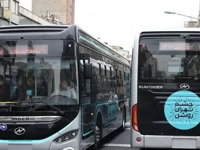 بارگیری ۵۰ دستگاه اتوبوس برقی از چین/ ۱۱۷ اتوبوس چینی به گمرک بندرعباس رسیده است

