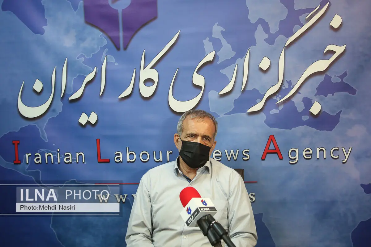 منافقان و دشمنان نفع خود را در ایجاد اغتشاش و ناآرامی می‌بینند