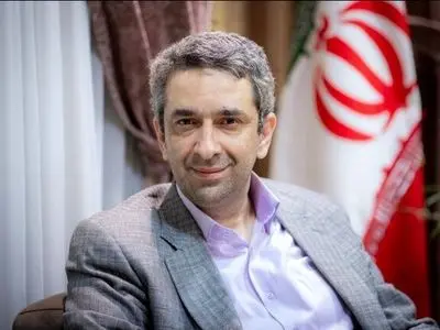 نقد گذشته لازم است اما به شرط ادب