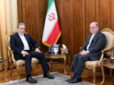 عراقجي يؤكد على توظيف الدبلوماسية الفعّالة في العلاقات مع نيوزيلندا