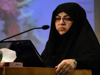 جلوگیری از ازدحام جمعیت و کاهش ترددها مؤثرترین راه پیشگیری از شیوع کرونا/ پارادوکس برای قرنطینه خانگی و قرنطینه کردن شهرها/تعطیلی بازارها نیز دوگانگی وجود دارد