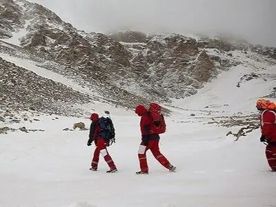 تداوم تلاش‌ها برای پیدا کردن کوهنوردان مفقود شده اراکی در اشترانکوه 