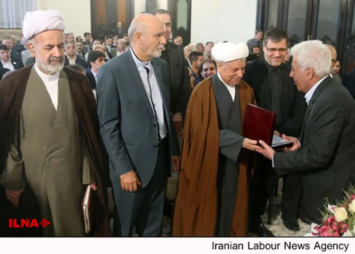 دیدار جمعی از مسئولان بنیاد بیماریهای خاص با آیتالله هاشمی
