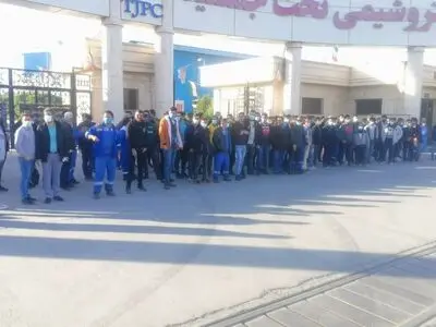 چهارمین روز تجمع کارکنان پتروشیمی تخت جمشید 