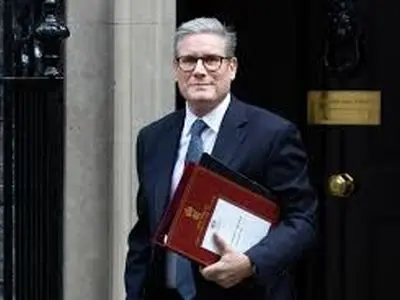 استارمر خواستار همکاری دفاعی نزدیک با اروپا شد