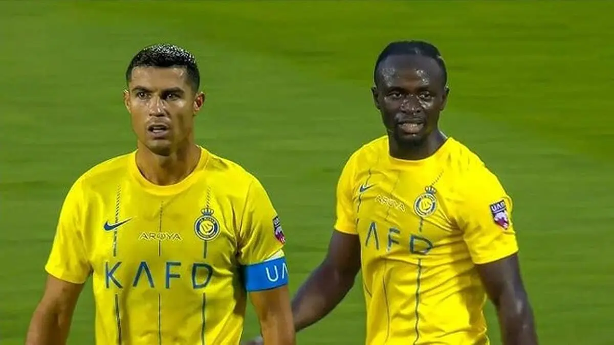 ویدیو: اخراج سادیو مانه مقابل الاتحاد/ النصر 10 نفره شد