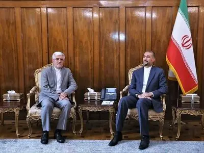 تاکید بر ضرورت تلاش و پیگیری برای رفع موانع توسعه همکاری‌های ایران و جمهوری کره