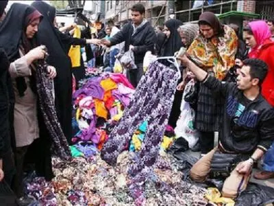 دست‌فروشان چهره شهر ارومیه را به هم زده‌اند/ شهرداری هیچ برخوردی با آنها نمی‌کند