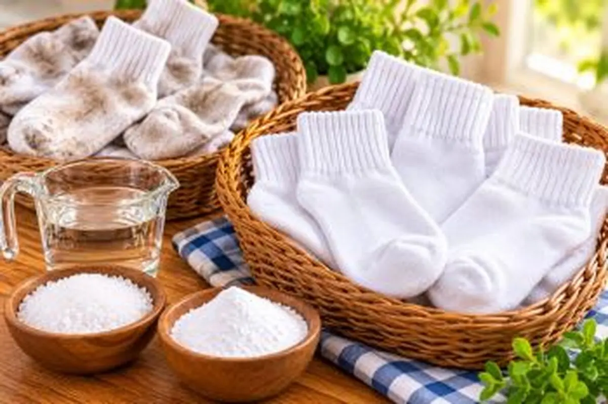 با ۳ ماده ساده، جوراب های چرک مرده را دوباره سفید کنید!