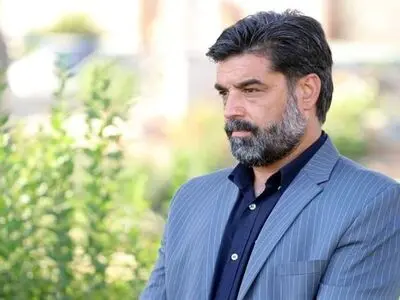 سرپرست مس کرمان: این که دیگر برانکارد نیست، توهین به ناموس ما است/ ساپینتو خیلی راحت در کشورمان به خانواده ما توهین می‌کند/ انتشار همه تصاویر سرمربی استقلال خارج از عرف و دور از شان است