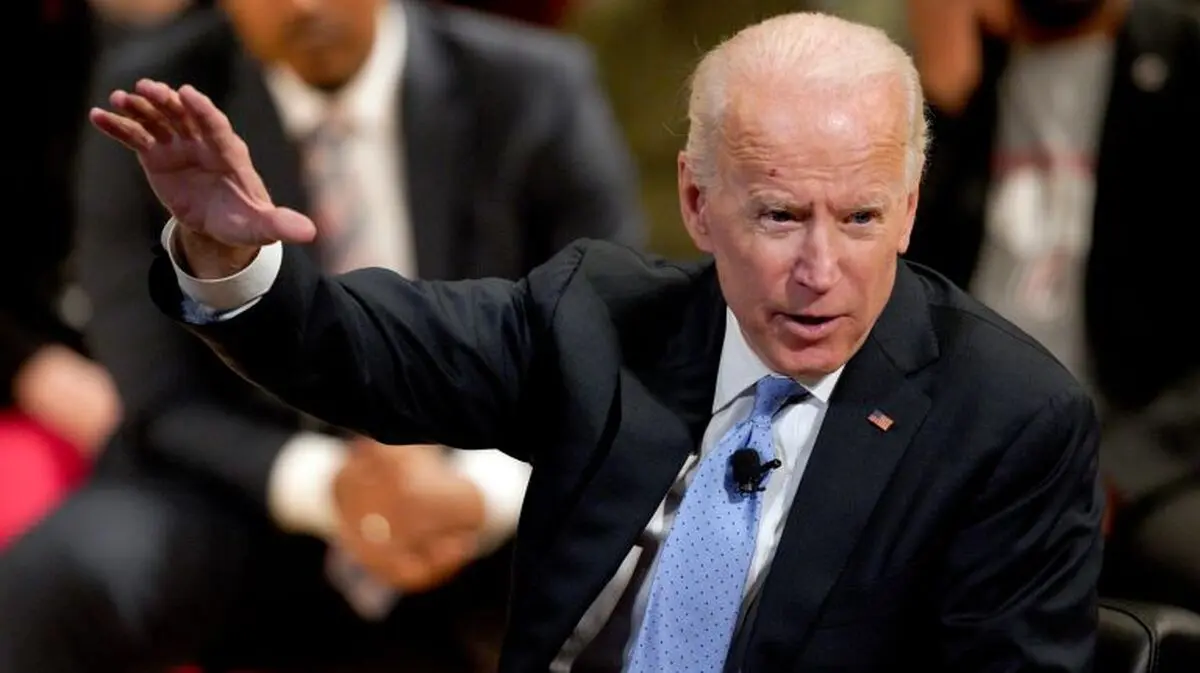 Biden tops 2020 Iowa presidential poll, Sanders gains momentum