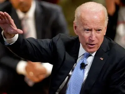 Biden tops 2020 Iowa presidential poll, Sanders gains momentum