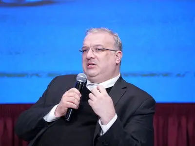 در تلاشیم عدد افزایش حقوق‌ها تا حد امکان به نرخ واقعی تورم نزدیک شود/ تا زمانی که ساختار هزینه‌ها اصلاح نشود، کسری بودجه مزمن باقی خواهد ماند