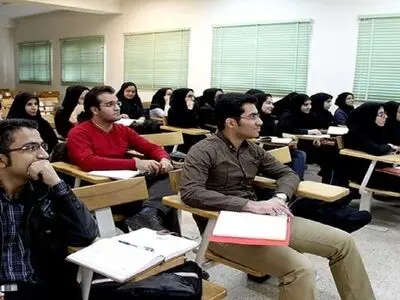 آزمون حضوری با مجوز استفاده از موبایل و هوش مصنوعی تصمیمی متناقض است/ هزینه‌های رفت‌وآمد و اسکان دانشجویان باید در تصمیمات دانشگاه دیده شود